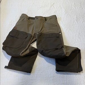Men's Cargo Pants in Olive and Black